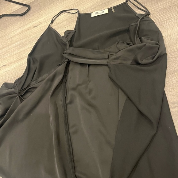 DVF wrap dress brand new ( ask me about deals on multiple items ) - Picture 5 of 6